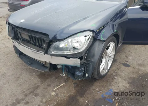 2014 Mercedes-Benz C 300 Sport 4Matic из США, поврежденный, VIN WDDGF8AB9ER314427